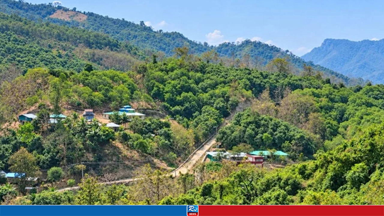 বান্দরবানের তিন্দু সড়কে পর্যটকবাহী যান চলাচলে নিষেধাজ্ঞা