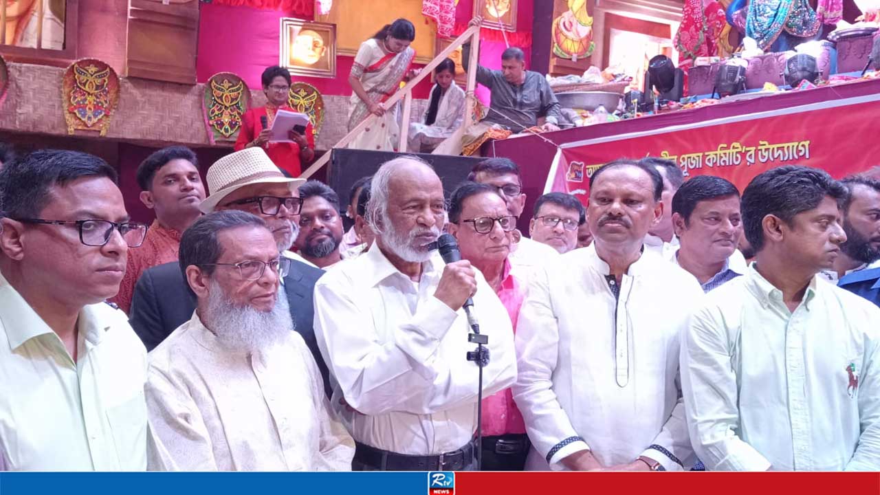 দুর্গাপূজায় ধর্মীয় সম্প্রীতি অব্যাহত রাখা ও শান্তিপূর্ণ সহাবস্থানের আহ্বান এলজিআরডি মন্ত্রীর