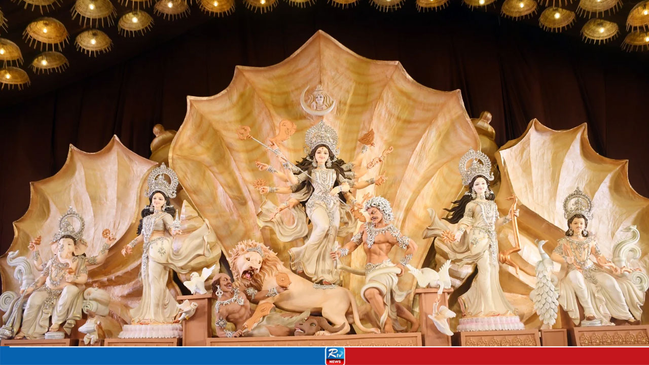 Sharodiyo Durgotsab: Maha Saptami Today