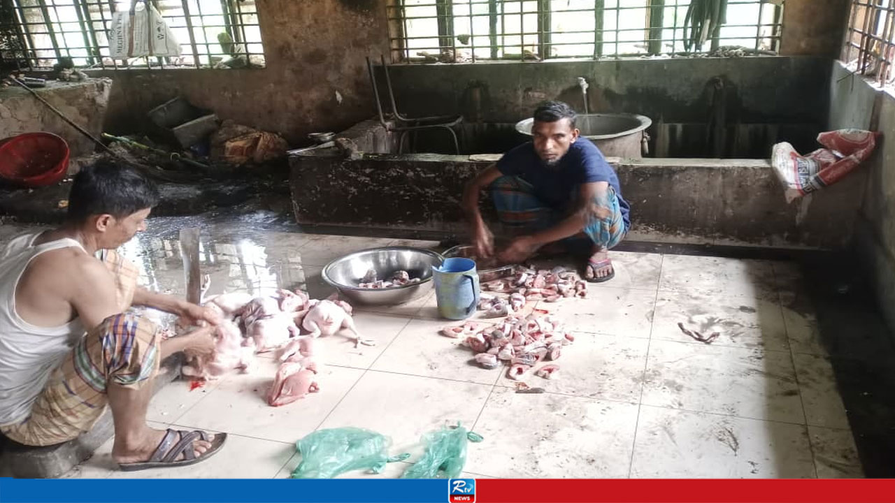 ইবির হল ডাইনিংয়ে স্বাস্থ্যবিধি উপেক্ষা, খাবারের মান নিয়ে ক্ষোভ
