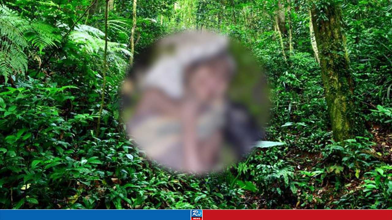 খাবার-আশ্রয়হীন ৭৫ বছরের বৃদ্ধার দিন কাটছে জঙ্গলে