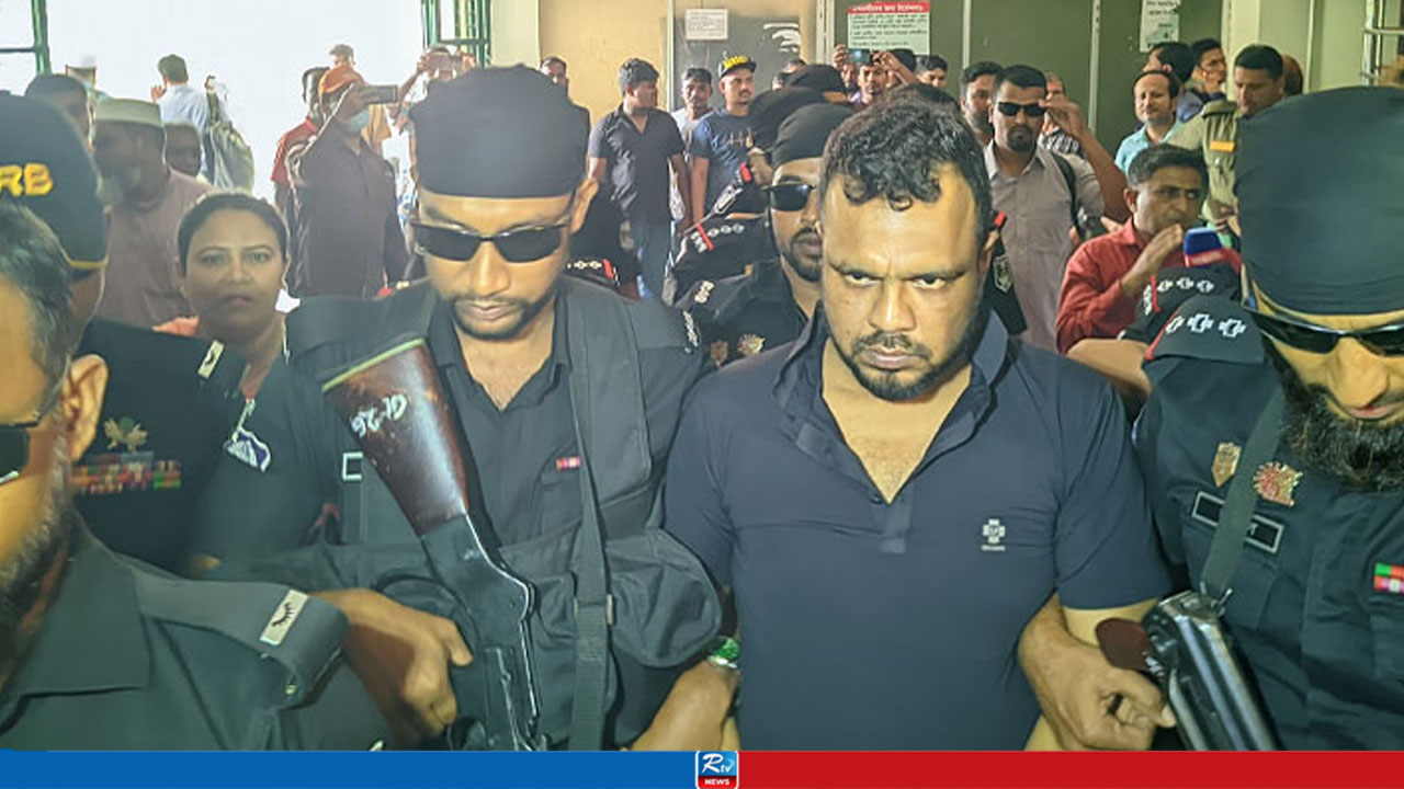 রংপুরে শীর্ষ সন্ত্রাসী ‘মেরিল সুমন’ গ্রেপ্তার