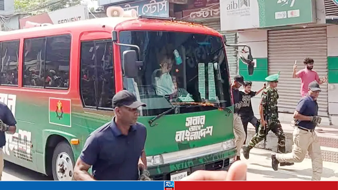 রংপুরে পৌঁছেছেন প্রধানমন্ত্রী