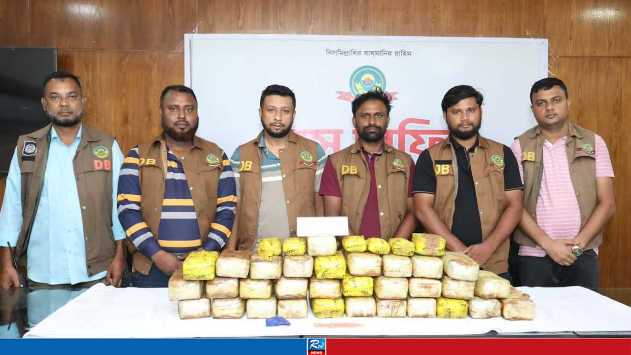 ট্রাকের ‘গোপন চেম্বারে’ মিললো ৩ লাখ ২০ হাজার ইয়াবা