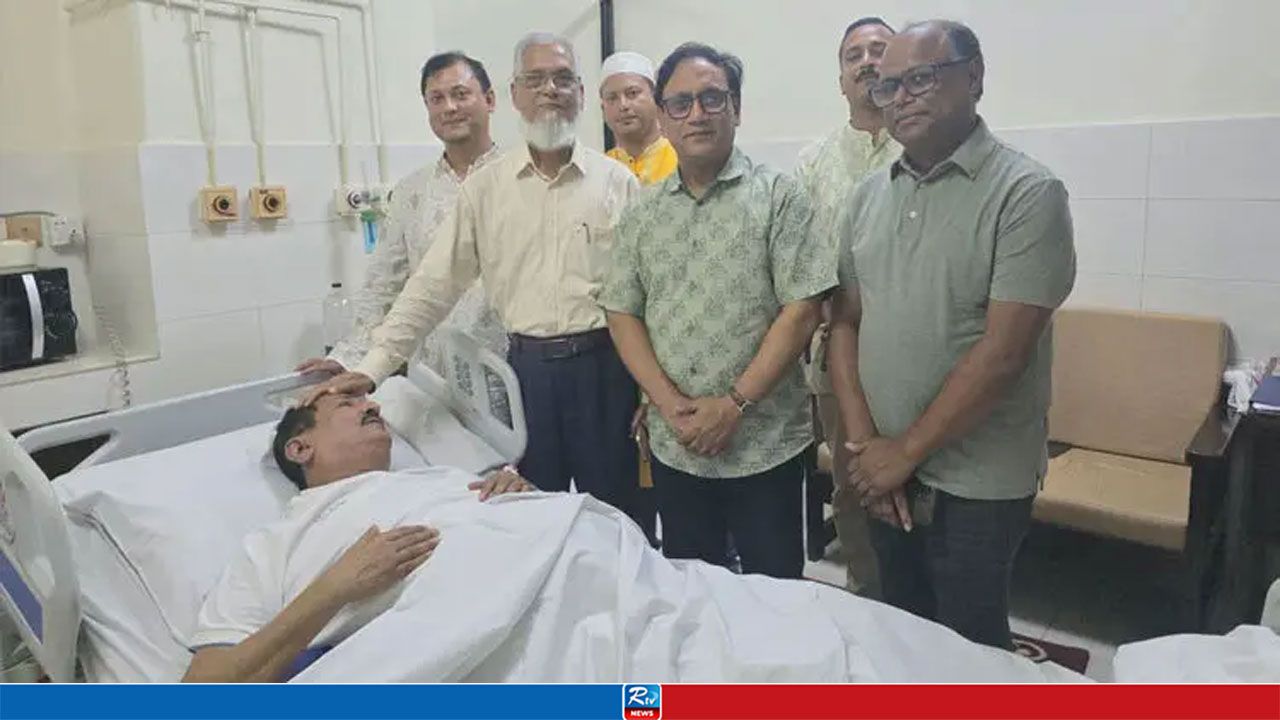 হঠাৎ অসুস্থ ভূমিমন্ত্রী, দেশবাসীর কাছে চাইলেন দোয়া