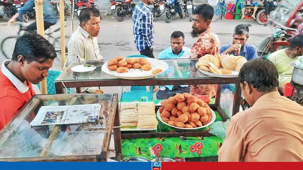 রাস্তার পাশে পিঠা-পেঁয়াজুর ব্যবসা করতেও লাগবে নিবন্ধন 