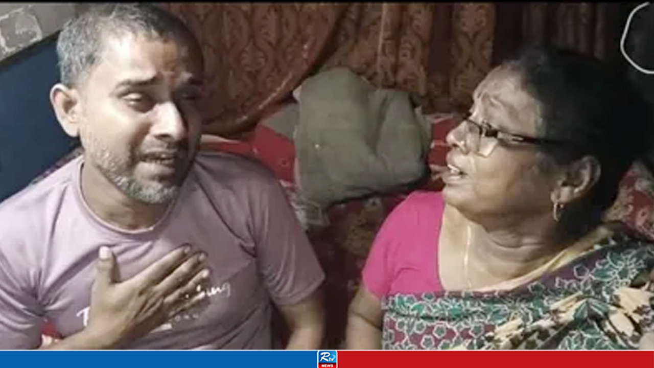 পূজায় গিয়ে নৌকাডুবি, স্ত্রী-মেয়েকে হারিয়ে বাবার আহাজারি