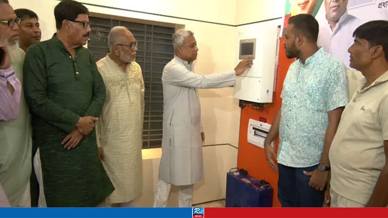 যশোরে বিএনপি কার্যালয়ে বসল সোলার প্যানেল, বিদ্যুৎ যাবে জাতীয় গ্রিডে