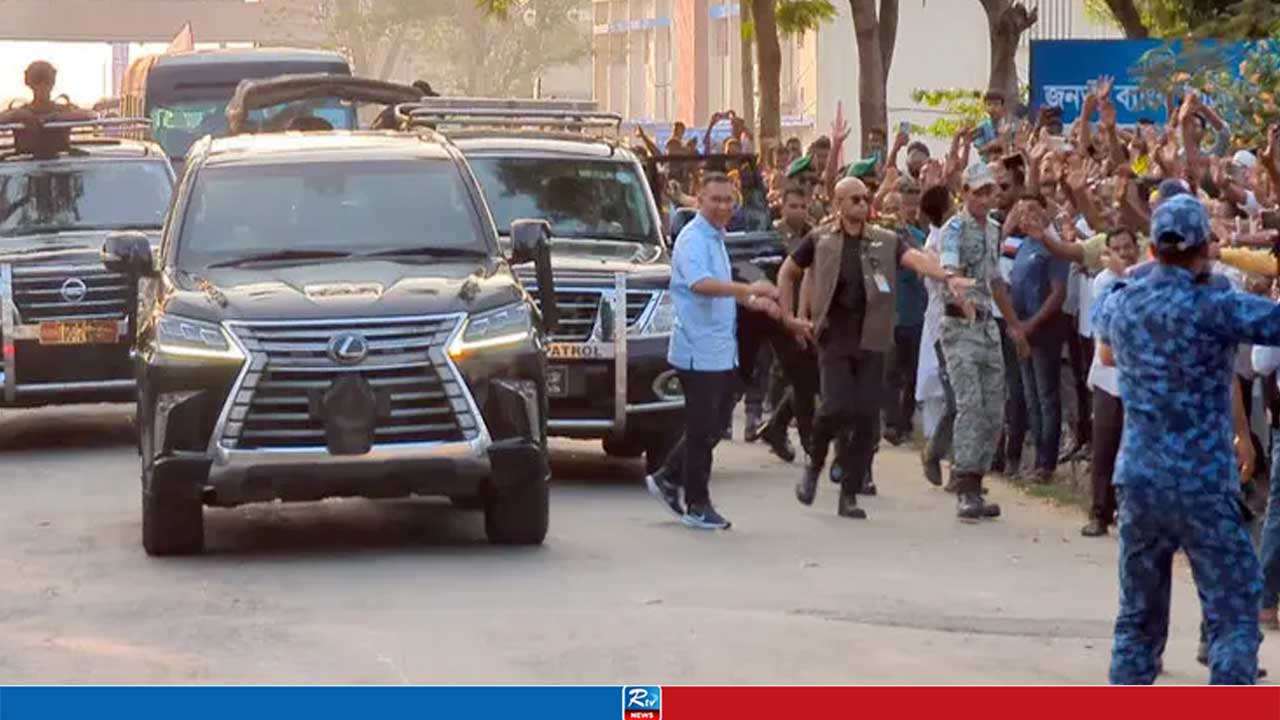 Breaking Protocol, Prime Minister Tarique Rahman Mixes with the Public