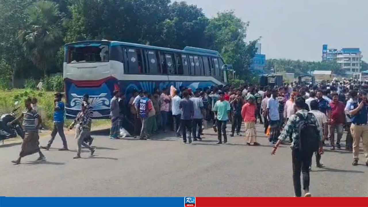 মানিকগঞ্জে বাস-ইজিবাইক সংঘর্ষে নিহত ২
