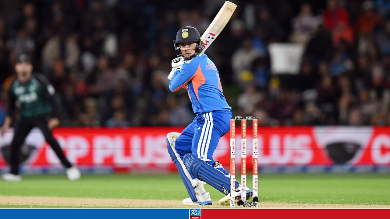 ছক্কার নতুন বিশ্বরেকর্ড গড়লেন অভিষেক শর্মা