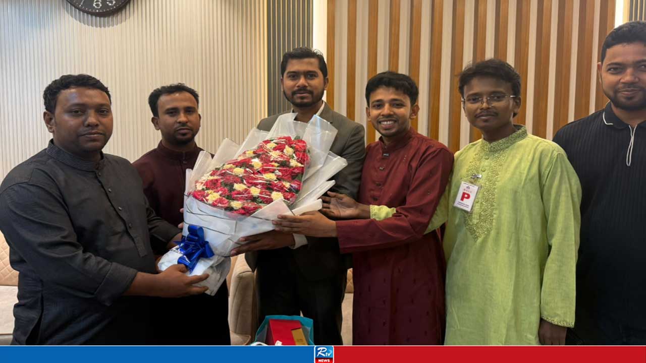 দক্ষিণ কোরিয়া সফর শেষে দেশে ফিরেছেন প্রতিমন্ত্রী নুরুল হক নুর