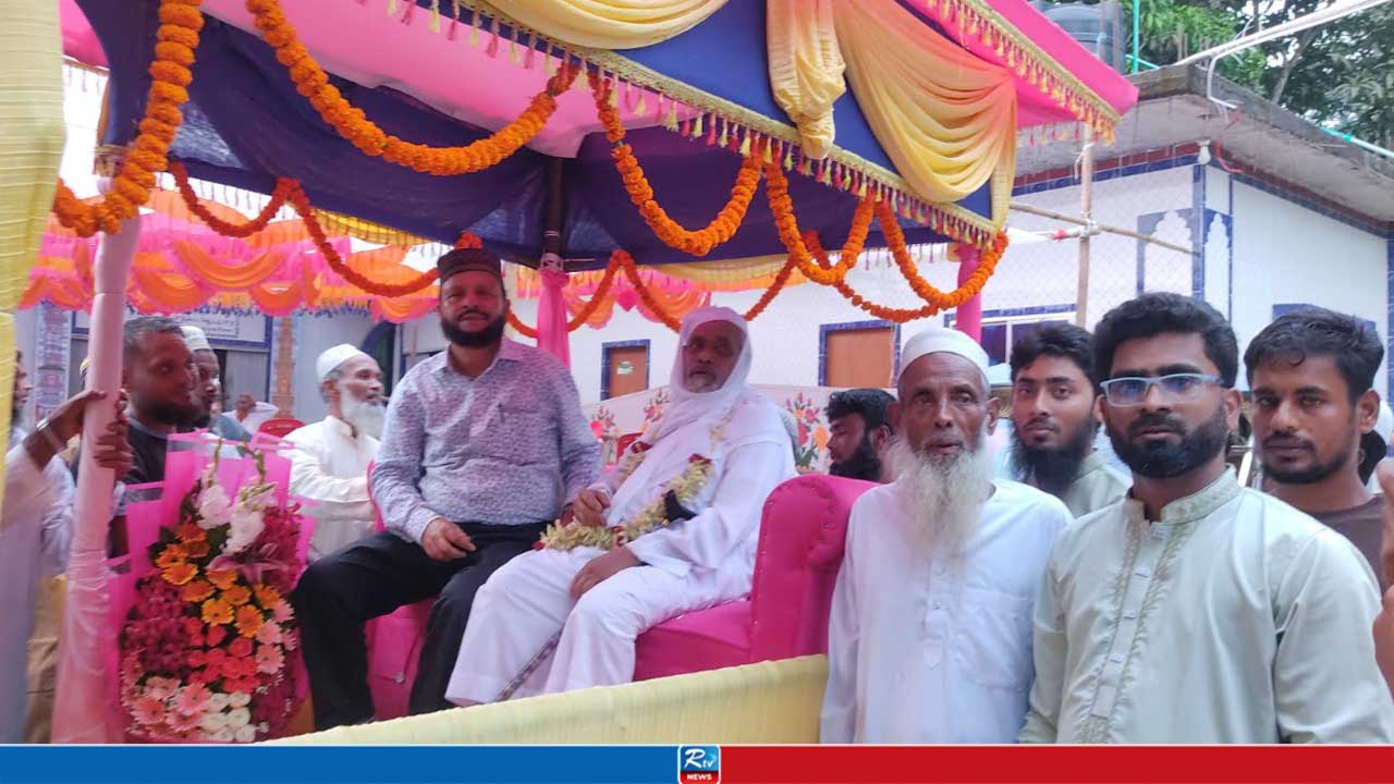 ৪৮ বছর ইমামতি শেষে পেলেন রাজকীয় বিদায়