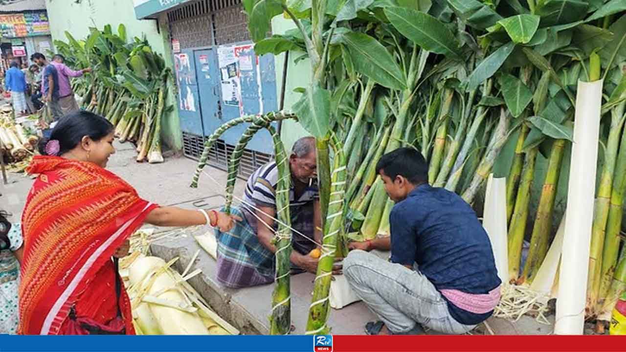 বরিশালে জমে উঠেছে লক্ষ্মীপূজার বাজার