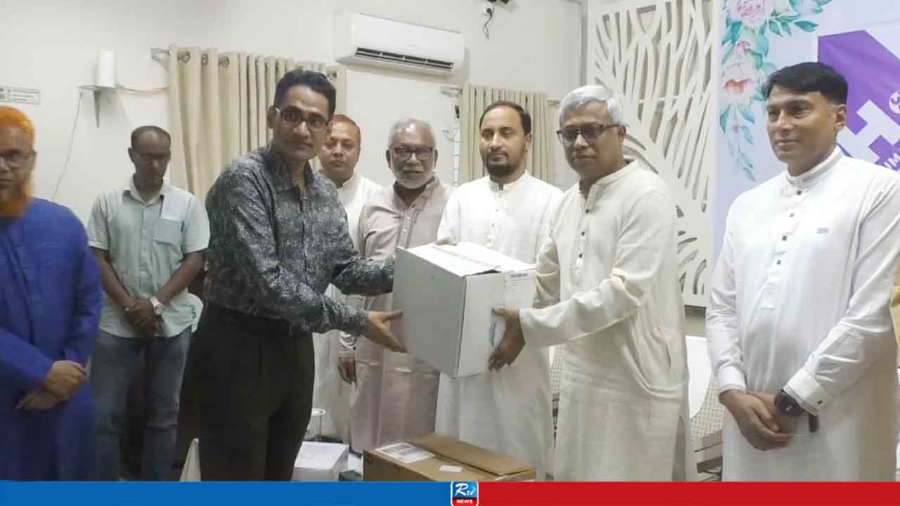 যশোর জেনারেল হাসপাতালে ৪০ লাখ টাকার চিকিৎসা সামগ্রী বিতরণ