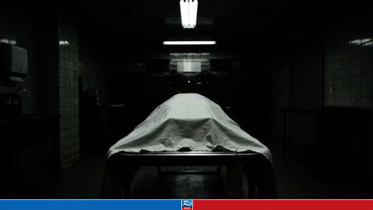 হাসপাতালের ৮ তলা থেকে নিচে তাকায় কিশোরী, মুহূর্তেই ‘সব শেষ’