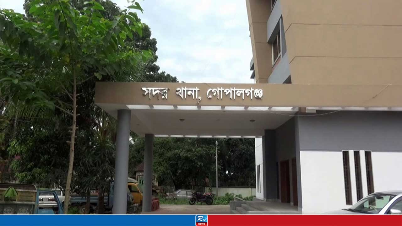 গোপালগঞ্জে পুলিশের গাড়িতে হামলার ঘটনায় ১০০ জনের বিরুদ্ধে মামলা, গ্রেপ্তার ৭