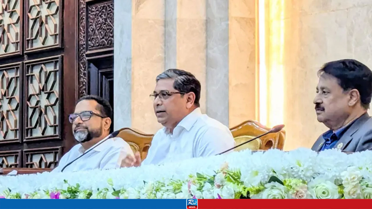 ঢাকায় সরকারি বাসা নেওয়া চাকরিজীবীদেরকে কড়া হুঁশিয়ারি প্রতিমন্ত্রীর 