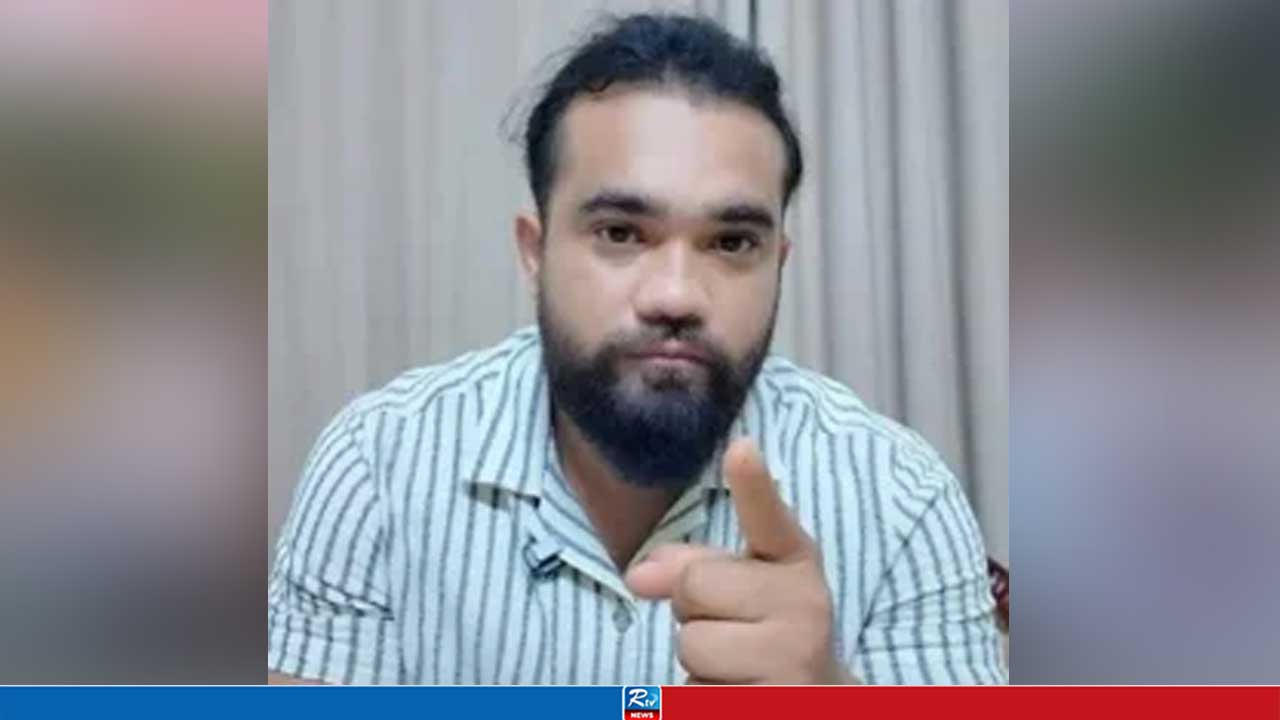 দেশ ছাড়ার কথা জানালেন সেই রুমি, বললেন- ‘আপনারা ভালো থাকেন’