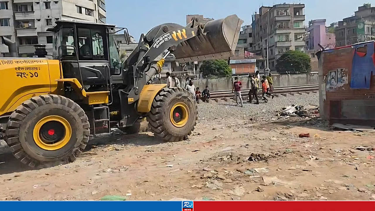 রাজধানীর ঘুণ্টিঘরে মাদকের আড্ডার অবৈধ স্থাপনা উচ্ছেদ