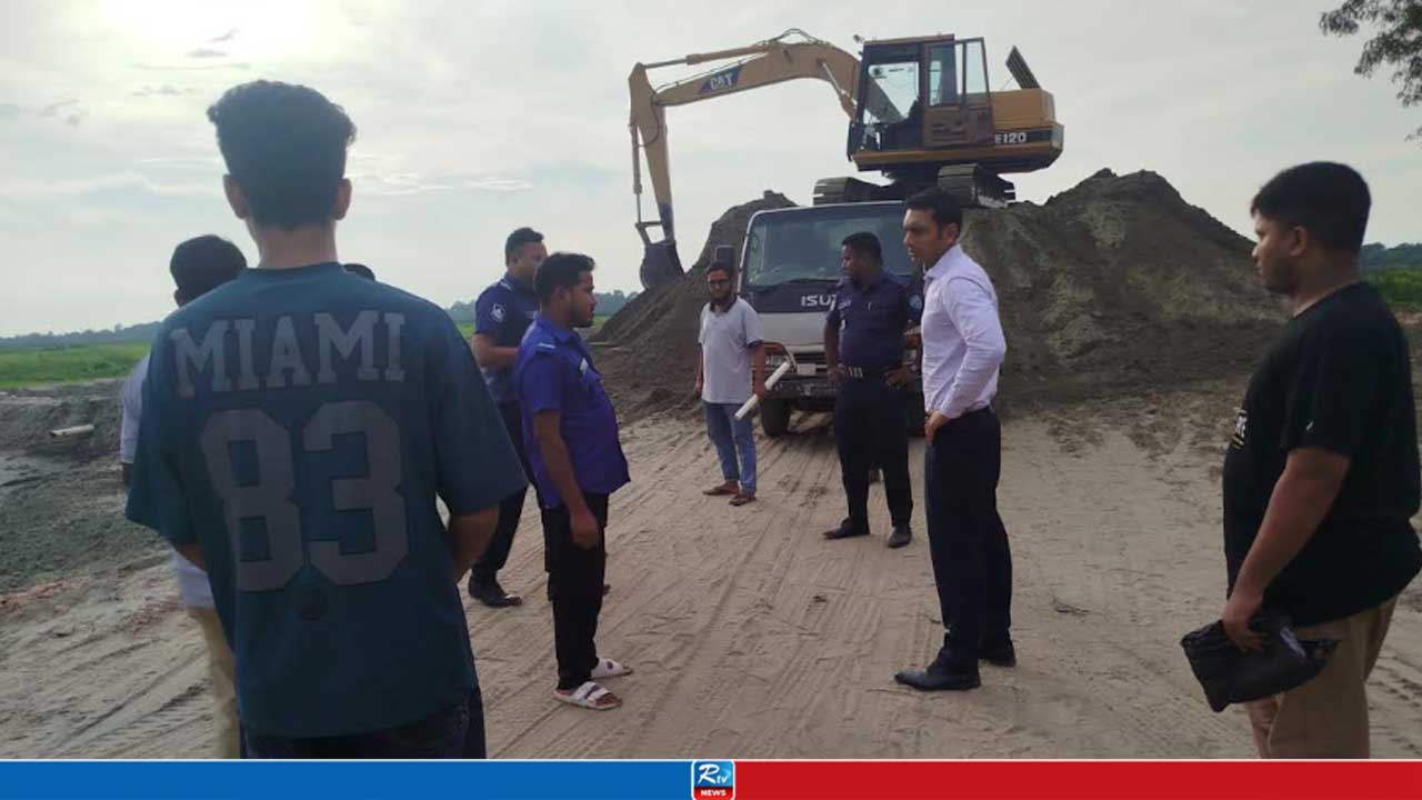 অবৈধভাবে বালু উত্তোলন বন্ধে অভিযান, এরপর যা হলো