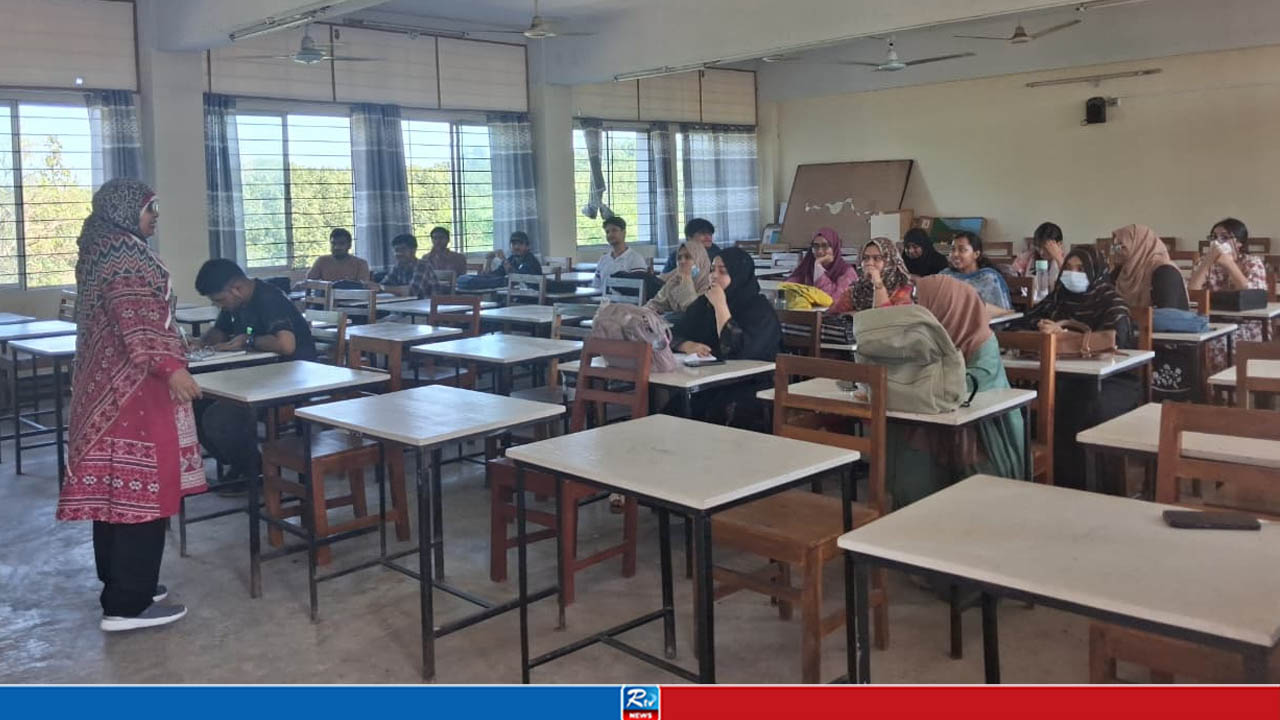 ৩৬ দিনের অচলাবস্থা কাটিয়ে সীমিত পরিসরে শুরু চুয়েটের শিক্ষা কার্যক্রম