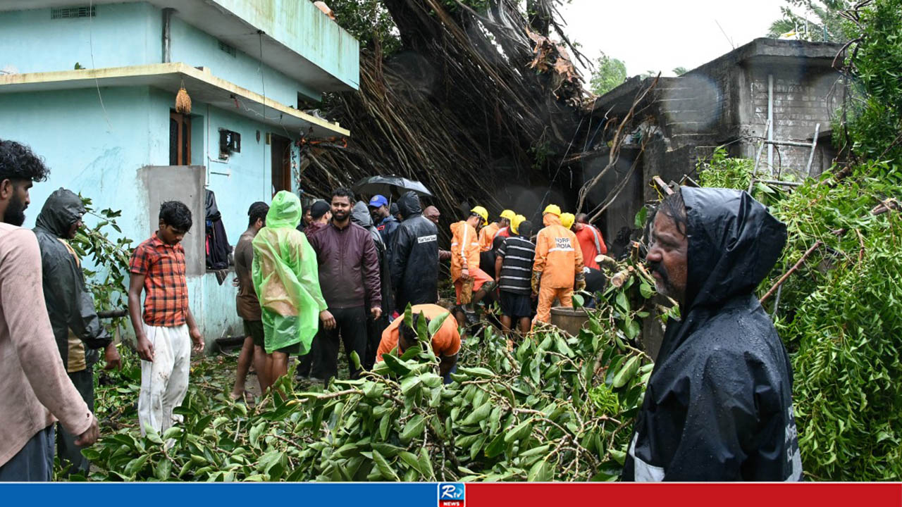 অর্ণবের তাণ্ডবে ‘লণ্ডভণ্ড’ ভারতের উপকূল, আশ্রয়কেন্দ্রে ১ লাখ ৮০ হাজার মানুষ