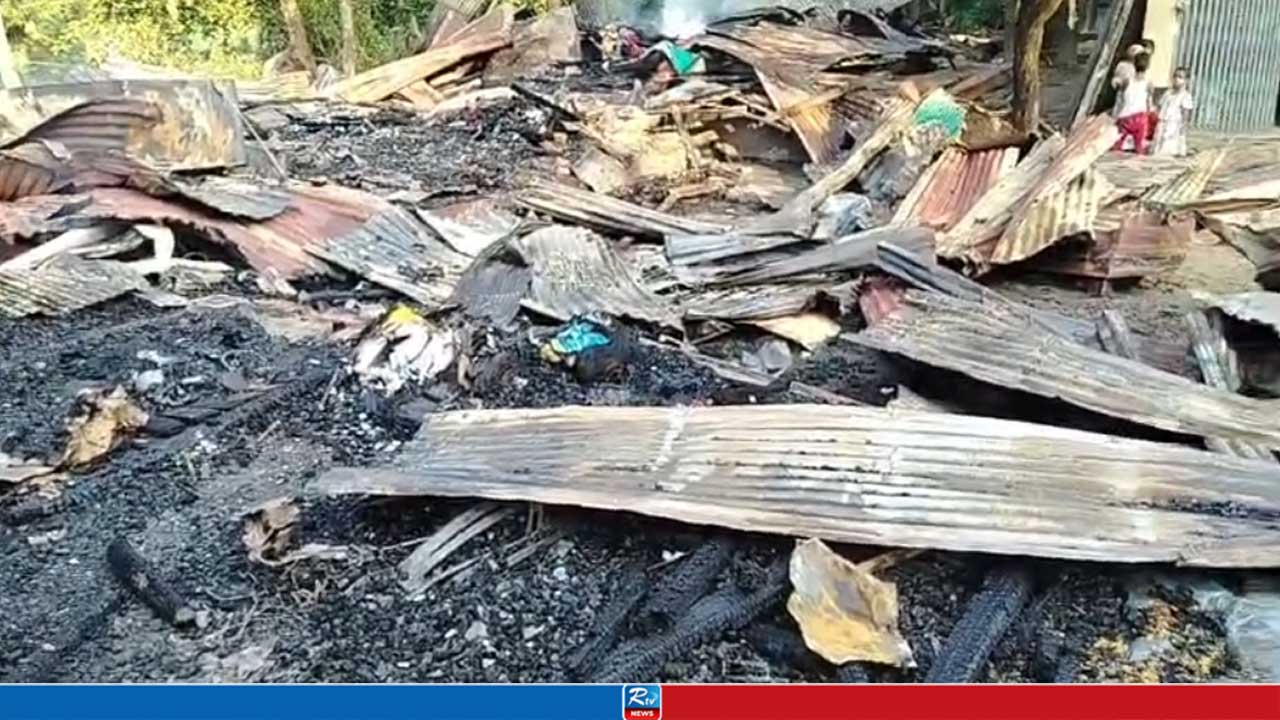 ভয়াবহ আগুনে পুড়ল ৩ বসতঘর, দিশেহারা ক্ষতিগ্রস্তরা