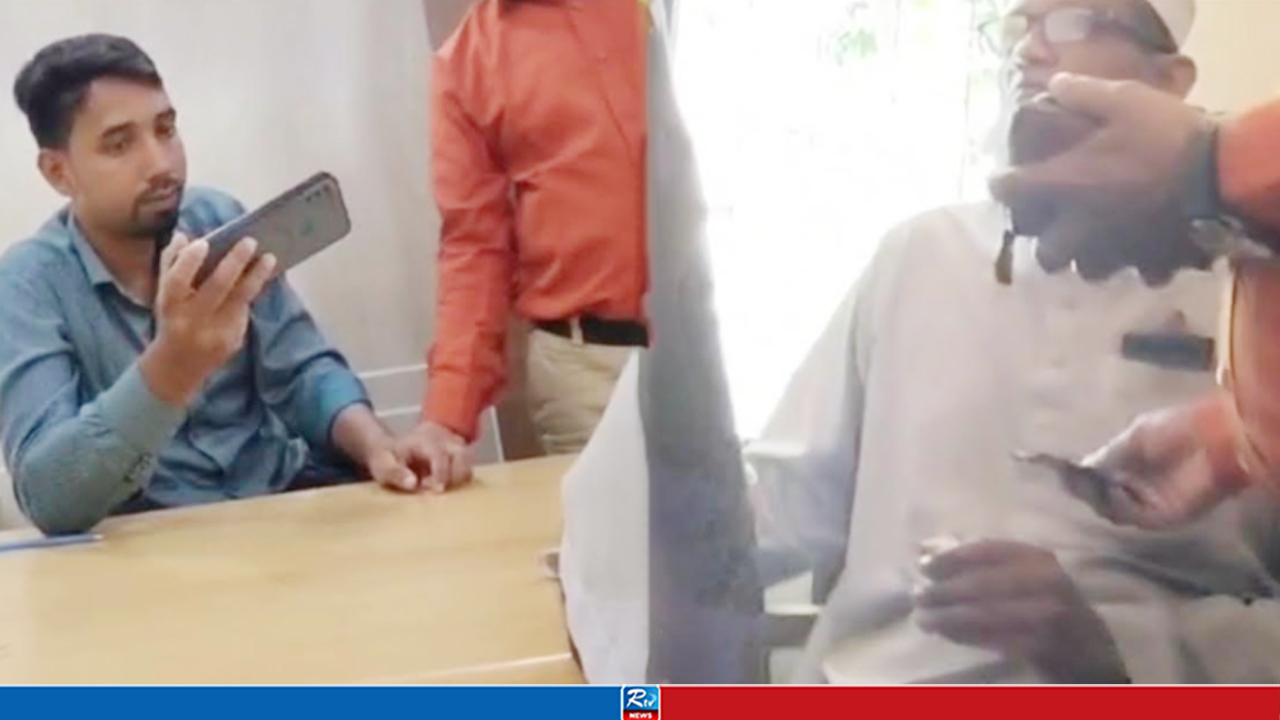 পঞ্চগড়ে ভূমি অফিসে ঘুষ লেনদেনের ভিডিও ফাঁস, অতঃপর...