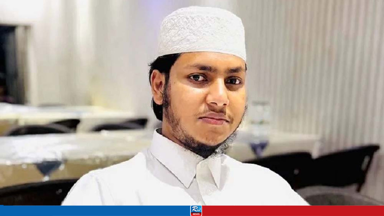 ‘আপাতত থেমে গেলাম, বারবার পোস্ট ও আলোচনা সময় এবং সম্মান—দুটোই নষ্ট করে’