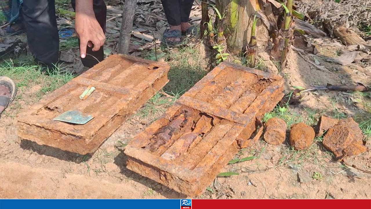 মাটির নিচ থেকে ১২টি রকেট লঞ্চার উদ্ধার