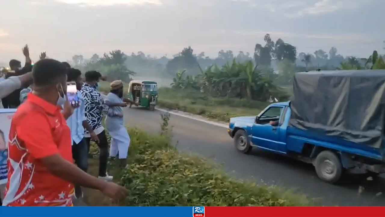 পুলিশের সামনেই যুবলীগের মিছিল, ৪ পুলিশ সদস্যকে শাস্তি