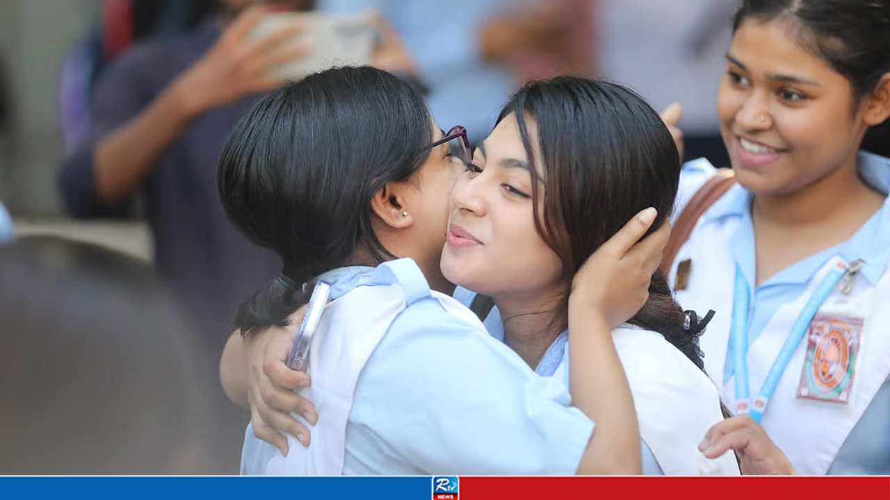 পাসের হারে এগিয়ে মেয়েরা, জিপিএ-৫ প্রাপ্তিতে ছেলেরা