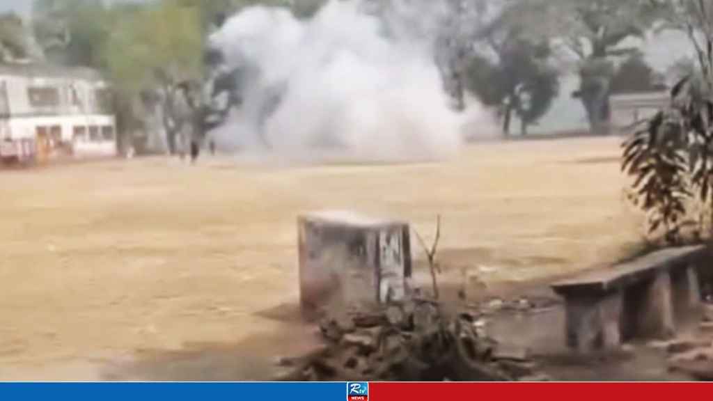 Series of Cocktail Explosions Near Munshiganj Polling Center