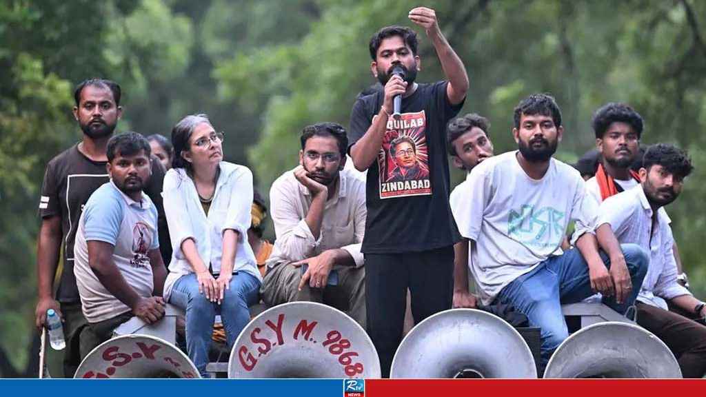 Pakistanis Praise Indian Cockroaches