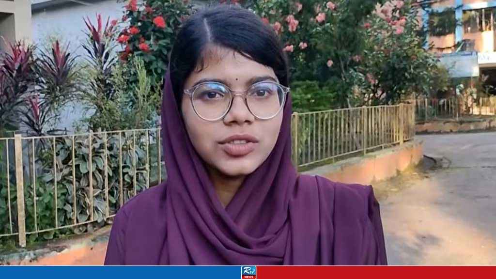 এসএসসিতে জিপিএ-৫ পেয়ে তাক লাগাল এতিমখানায় বড় হওয়া মুন্নি  