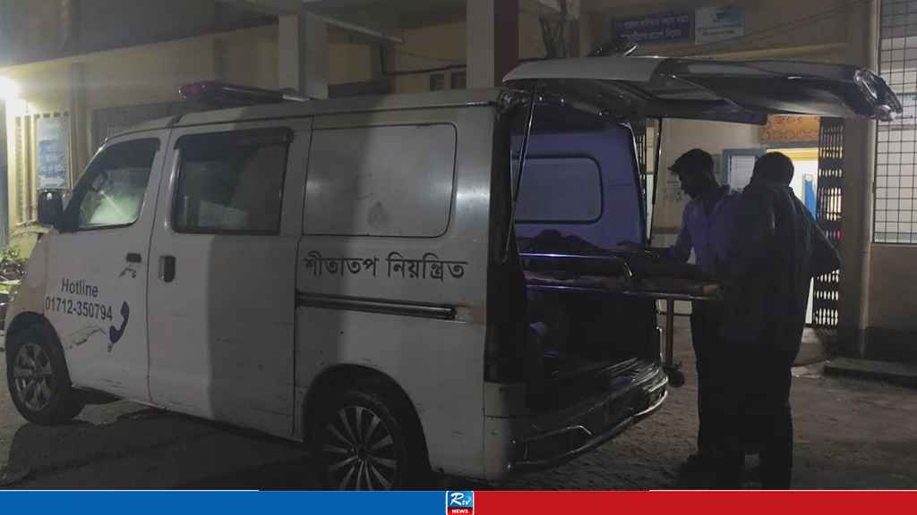 যাত্রীবাহী বাস ও পিকআপের মুখোমুখি সংঘর্ষে নিহত ১