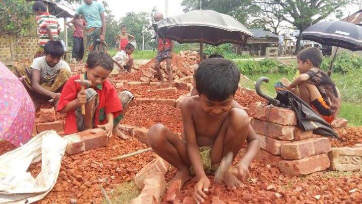 বাঁচার তাগিদেই ঝুঁকিপূর্ণ কাজ করছে অনেক শিশু