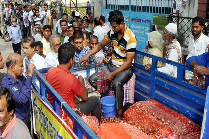 TCB to sell onion at Tk 35 per kg from Monday