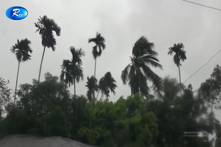 বছর জুড়েই ছিল প্রাকৃতিক দুর্যোগ (ভিডিও)