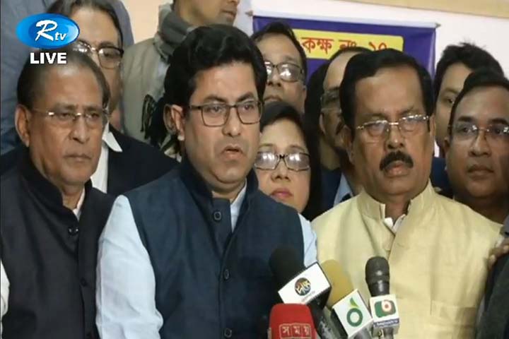 ঢাকা দক্ষিণে মনোনয়নপত্র জমা দিলেন তাপস