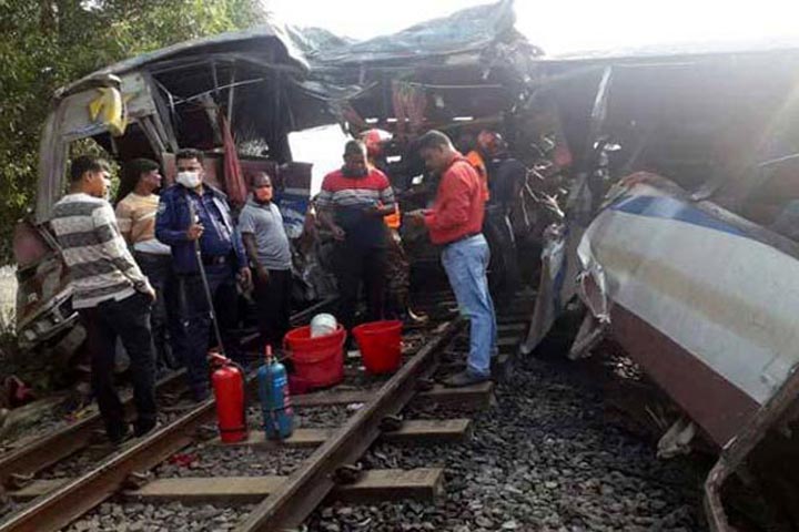 Train-bus collision leaves 11 passengers dead in Joypurhat