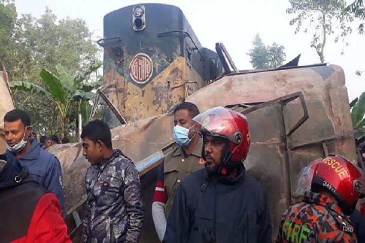 ‘Rail crossing was open, gateman was sleeping’