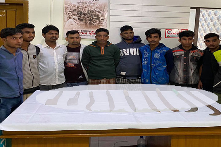 পুলিশের ওপর হামলার ঘটনায় ১১ জন আটক