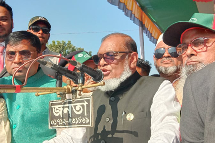 ‘খালেদা জিয়া স্বেচ্ছায় ক্যান্টনমেন্টে আশ্রয় নেন, তিনি মুক্তিযোদ্ধা না’
