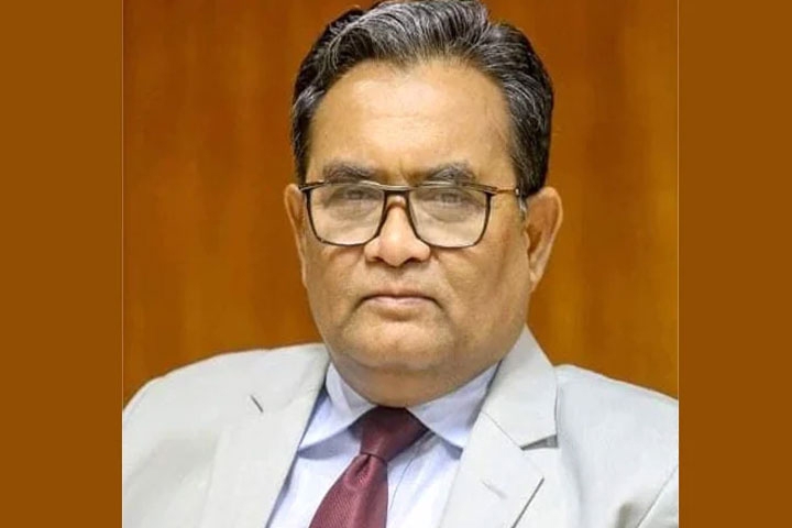 শপথ নিলেন নতুন প্রধান বিচারপতি হাসান ফয়েজ সিদ্দিকী