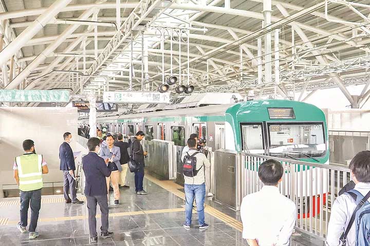 মেট্রোরেলে ভ্রমণে যাদের ভাড়া লাগবে না