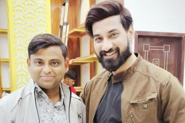 কলকাতা থেকে ছুটে এলেন ভক্ত, আপ্লুত সজল (ভিডিও)