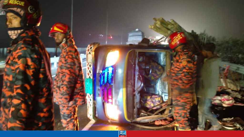 9 Injured in Truck Accident on Dhaka-Mawa Expressway