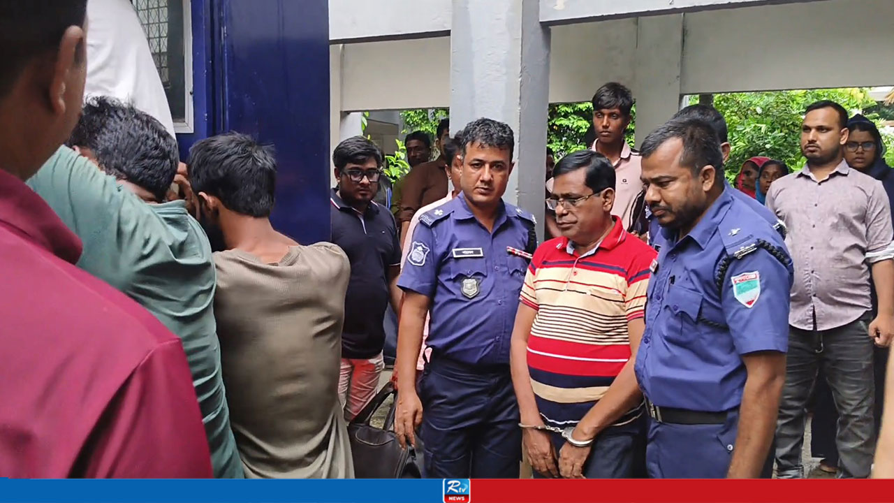 ভারতে যাওয়ার পথে দর্শনা ইমিগ্রেশনে আটক আ.লীগ নেতা